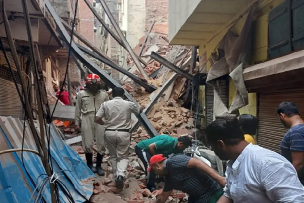 Delhi building collapse,Delhi