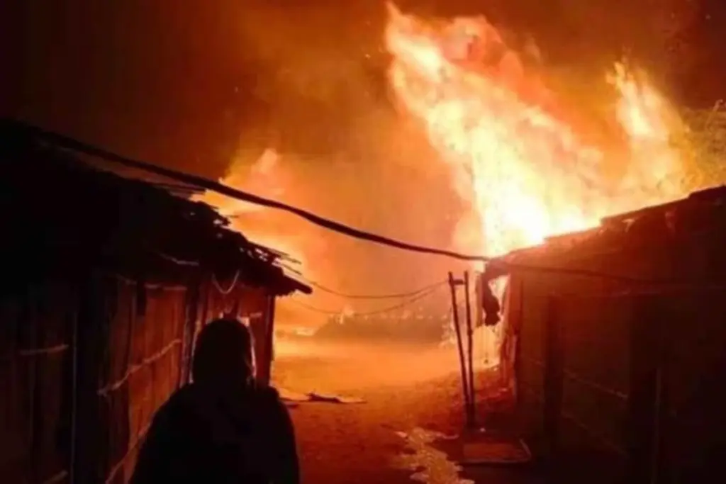 Delhi slum fire news