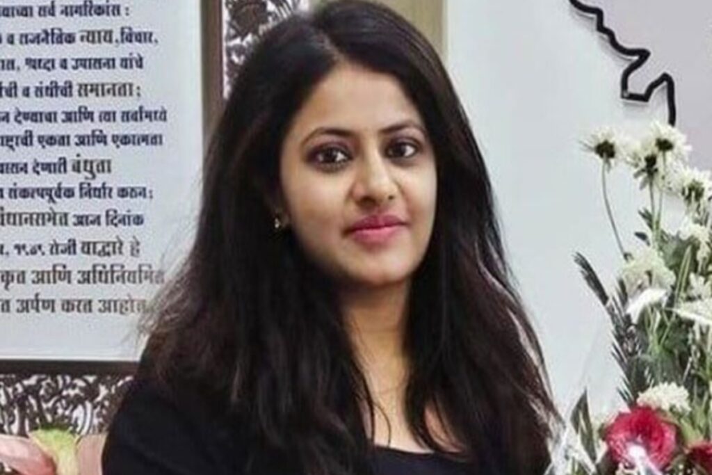 IAS Pooja Khedkar