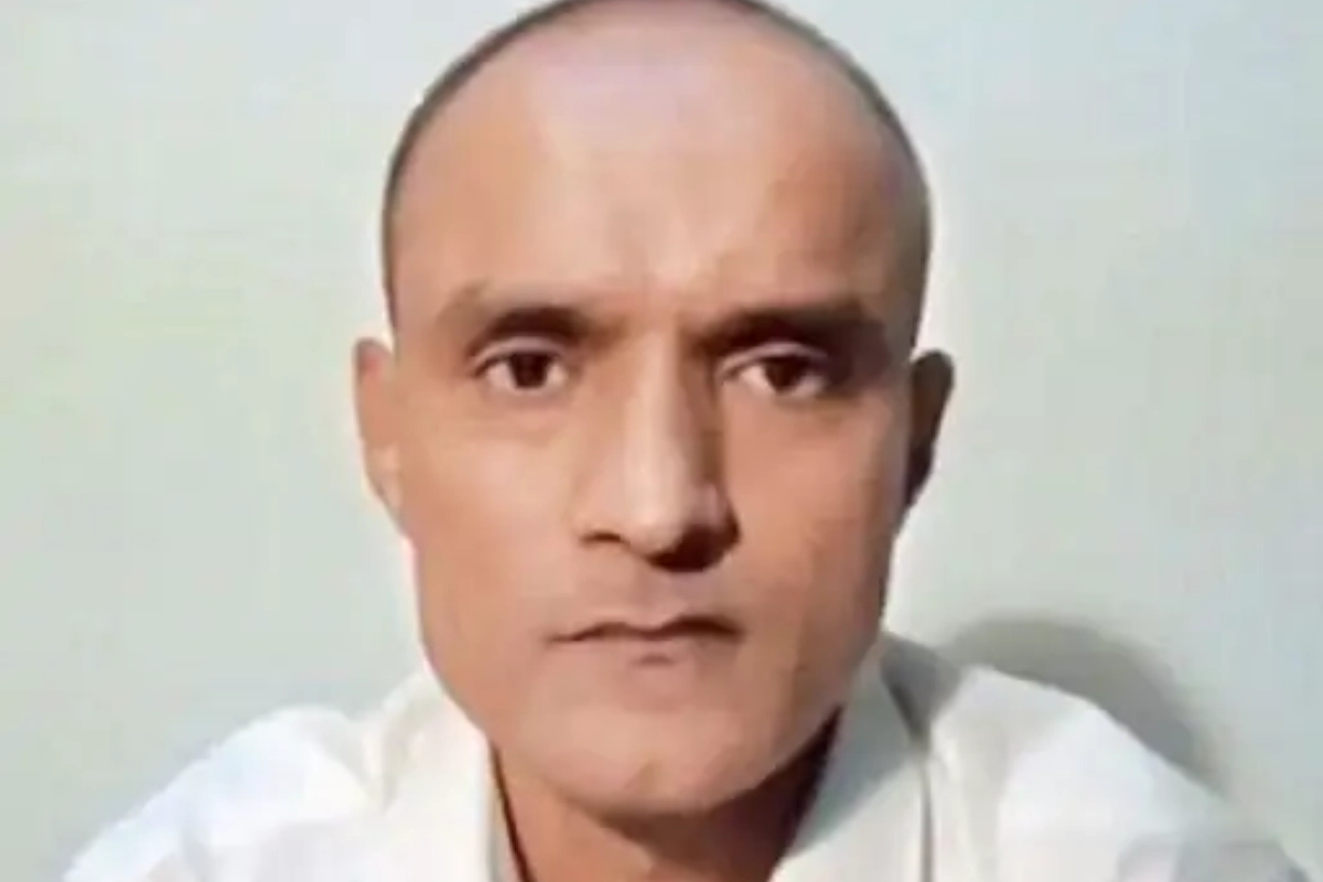 ICJ के फैसले के बाद भी कुलभूषण जाधव को नहीं मिला अपील करने का अधिकार, पाक सरकार ने सुप्रीम कोर्ट में दी जानकारी