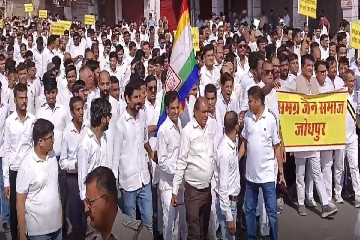 Rajasthan News: मध्य प्रदेश में जैन मुनियों पर हमले से नाराज समाज, जोधपुर में मौन जुलूस निकाला