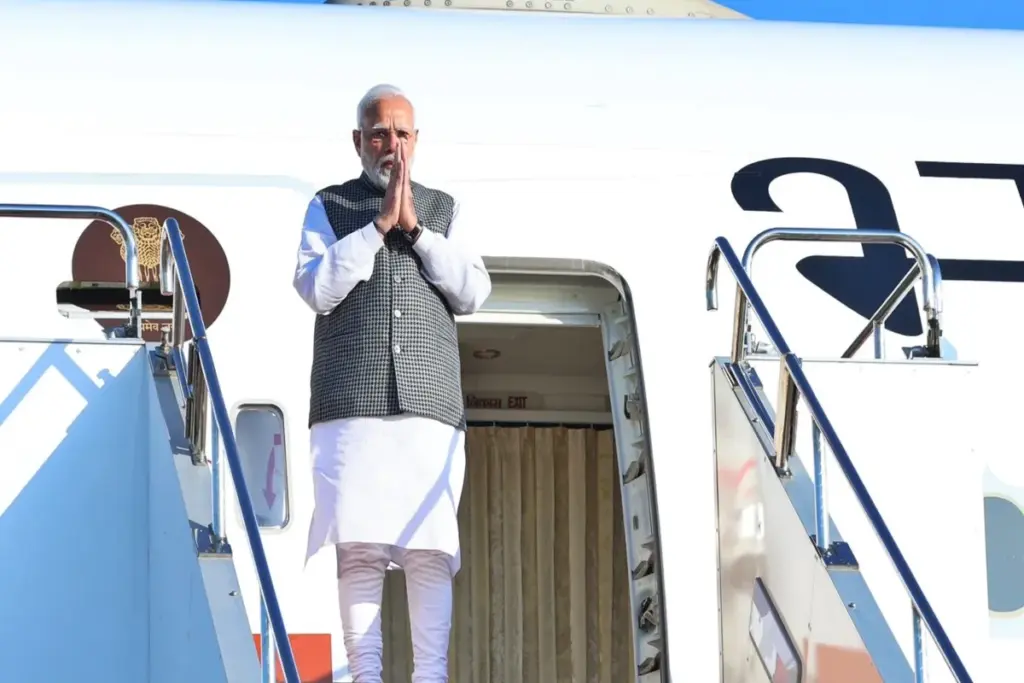 पीएम मोदी आज ब्रिटेन और मालदीव की यात्रा पर होंगे रवाना, Maldives के स्वतंत्रता समारोह में होंगे चीफ गेस्ट - भारत एक्सप्रेस