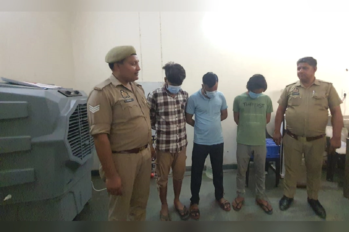 Royal Massage Therapy Sector-70: पुरुषों को मसाज कराने के बहाने बुलाकर फंसाता था यह गिरोह, नोएडा पुलिस ने भंडा फोड़ा