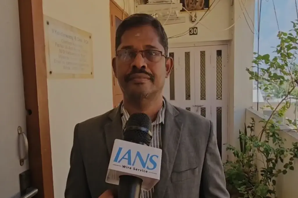V Kandasamy