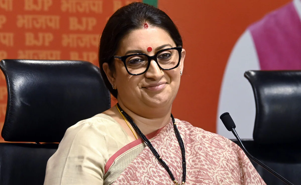 Smriti Irani Comeback: तुलसी बनकर फिर से आएंगी स्मृति ईरानी, 17 साल बाद टीवी पर करेंगी वापसी