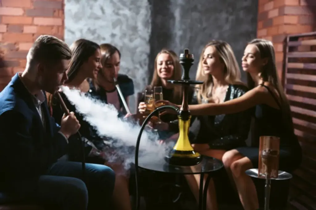 club owners accused of selling liquor, hookah to minors