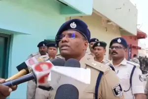 Jharkhand News: झारखंड के सरायकेला में सांप्रदायिक तनाव, कई दुकानों में आग लगाई गई…पुलिस बल तैनात
