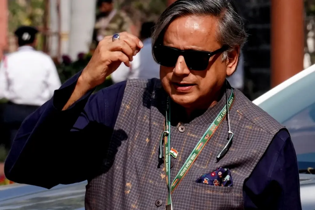 shashi tharoor