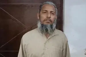 UP News: मेरठ में घर पर फिलस्तीन का झंडा लगाने पर एक व्यक्ति को पुलिस ने किया गिरफ्तार… लोगों ने जताई थी आपत्ति