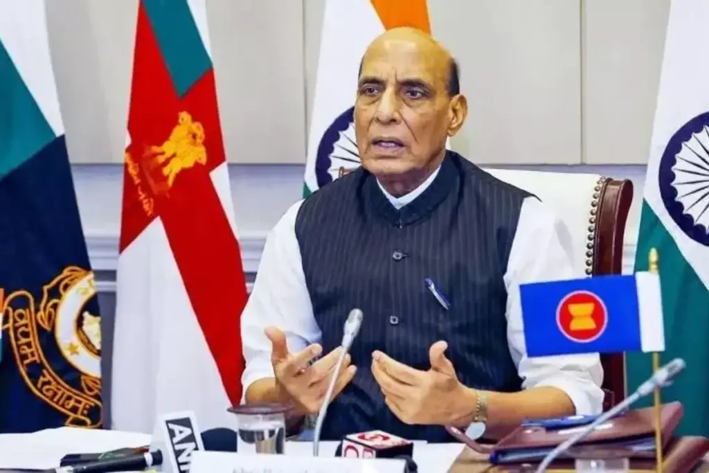 Rajnath singh: भारत का रक्षा उत्पादन वित्त वर्ष 2025 में बढ़कर 1.51 लाख करोड़ रुपए: रक्षा मंत्री राजनाथ सिंह - भारत एक्सप्रेस