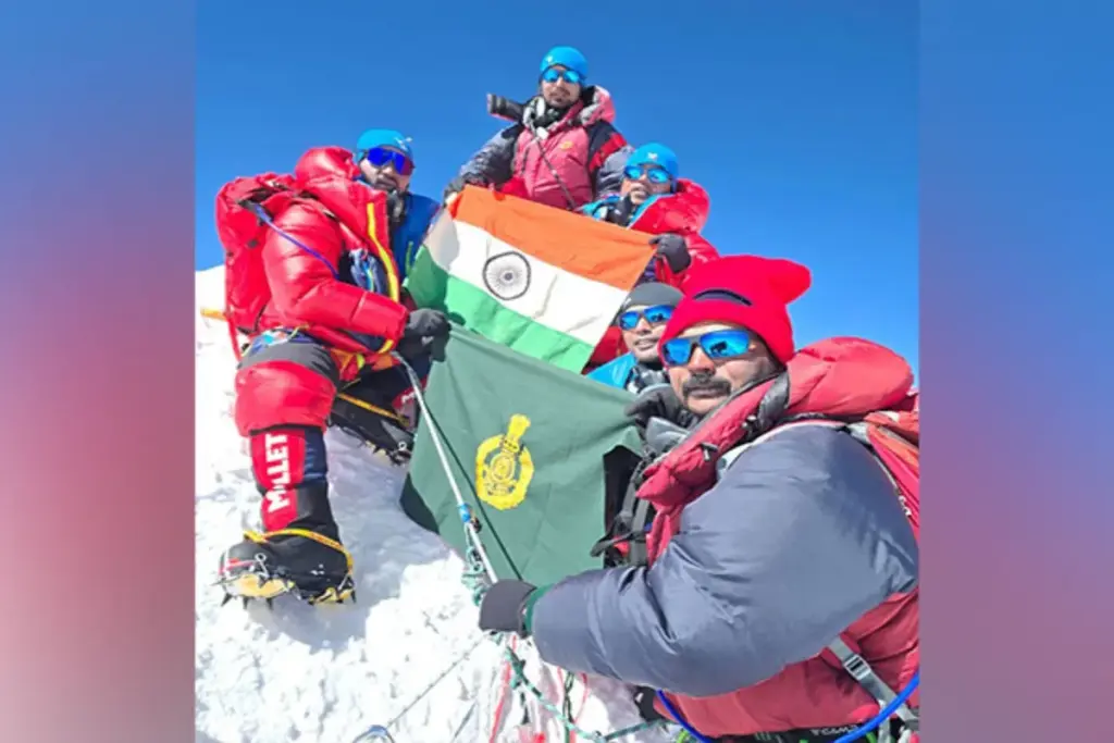 Mount Makalu summit 2025