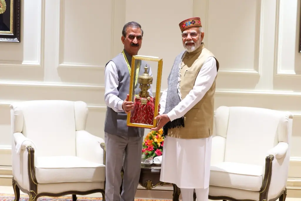 PM Modi and Sukhvinder Singh Sukhu