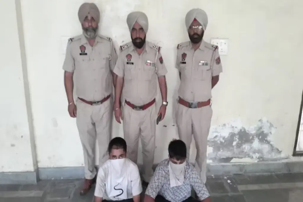 punjab police arrests two for leaking indian army secrets