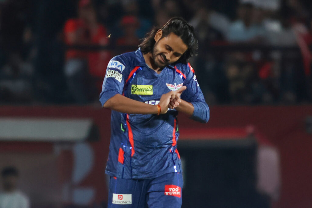 digvesh rathi 5 wickets