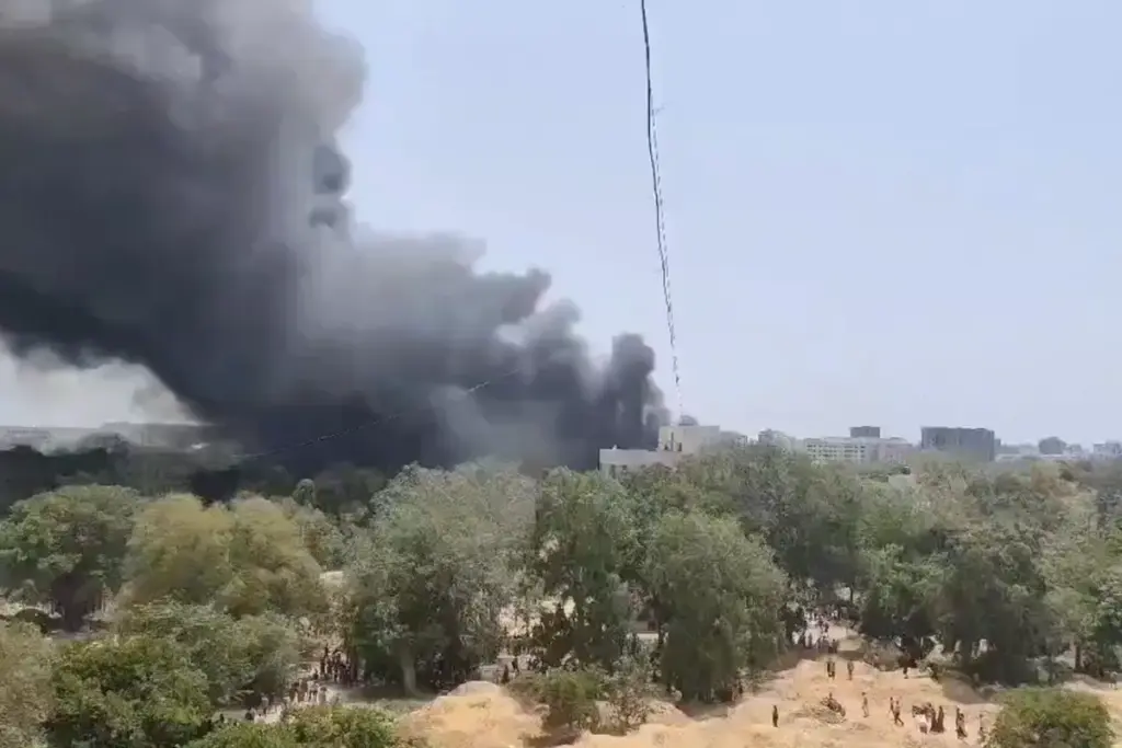 plane crashes