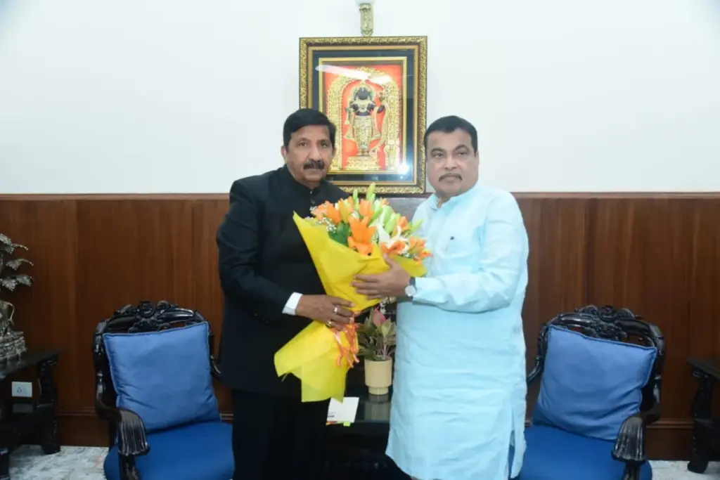 Deputy CM Mukesh Agnihotri Meets Nitin Gadkari