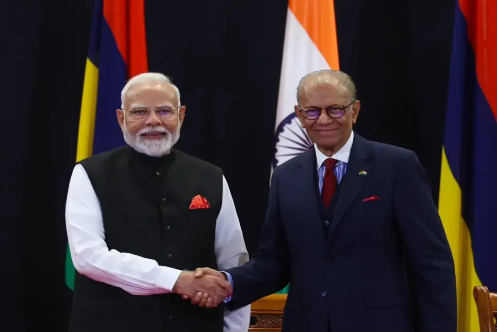 PM Modi speaks with PM of Mauritius
