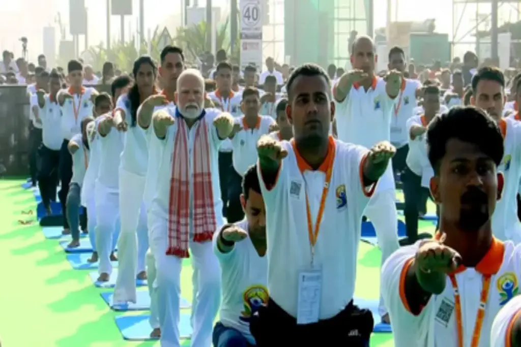 PM Modi yoga Visakhapatnam