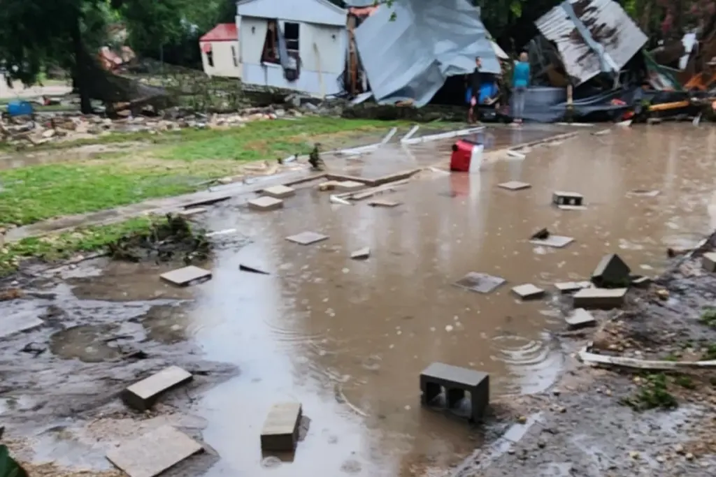 13 people died floods Central Texas