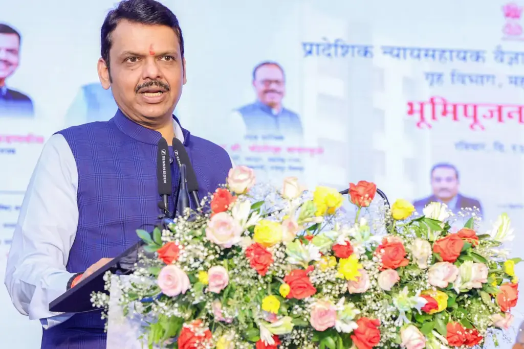 CM Fadnavis