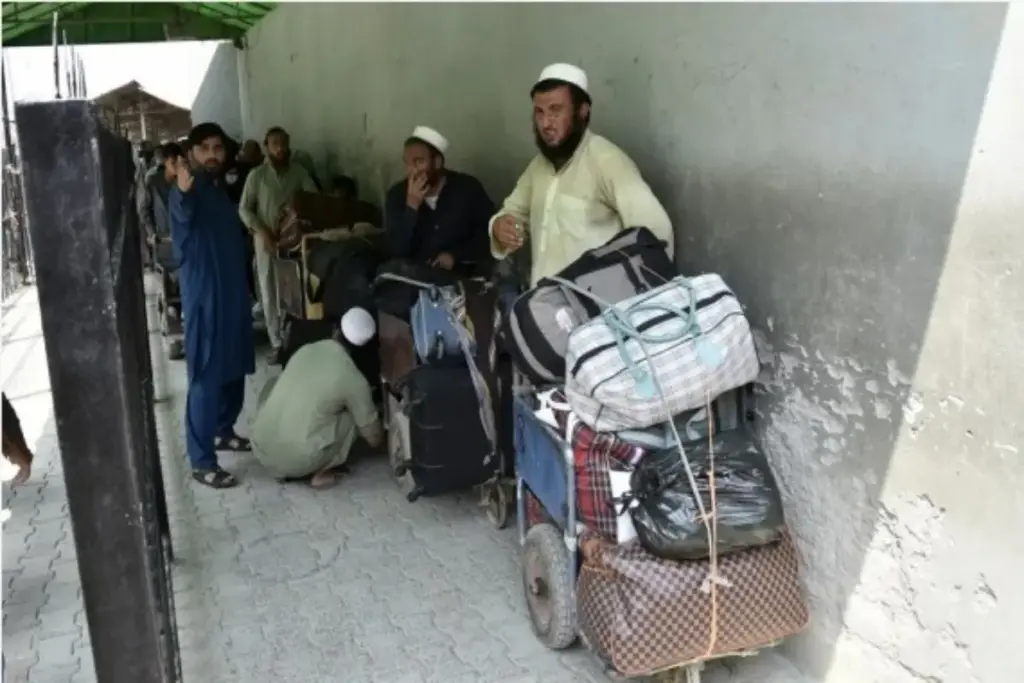 Afghanistan News: ईरान-पाकिस्तान से अफगानों की वापसी, 5 हजार से अधिक शरणार्थी परिवार लौटे अफगानिस्तान-भारत एक्सप्रेस