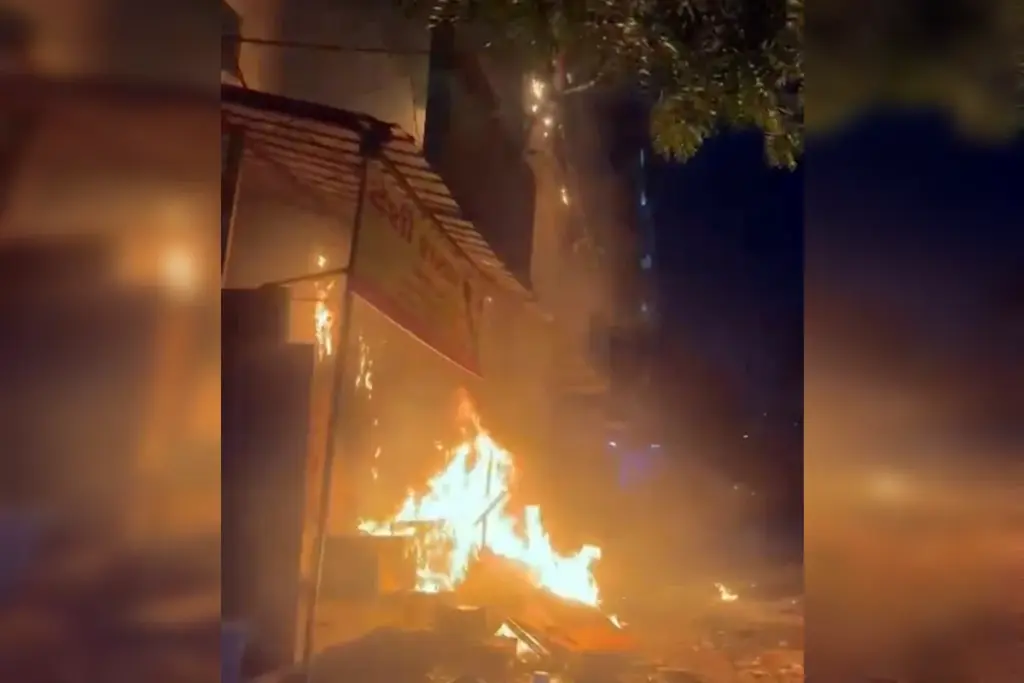 Fire in Noida
