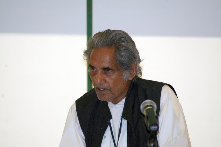 1969 में आई हिंदी फिल्म चंदा और बिजली का गाना काल का पहिया घूमे भैया काफी लोकप्रिय हुआ था. इसे नीरज ने ही लिखा था. शंकर जयकिशन के म्यूजिक पर इसे मन्ना डे ने गाया था. इसे संजीव कुमार पर फिल्माया गया था.