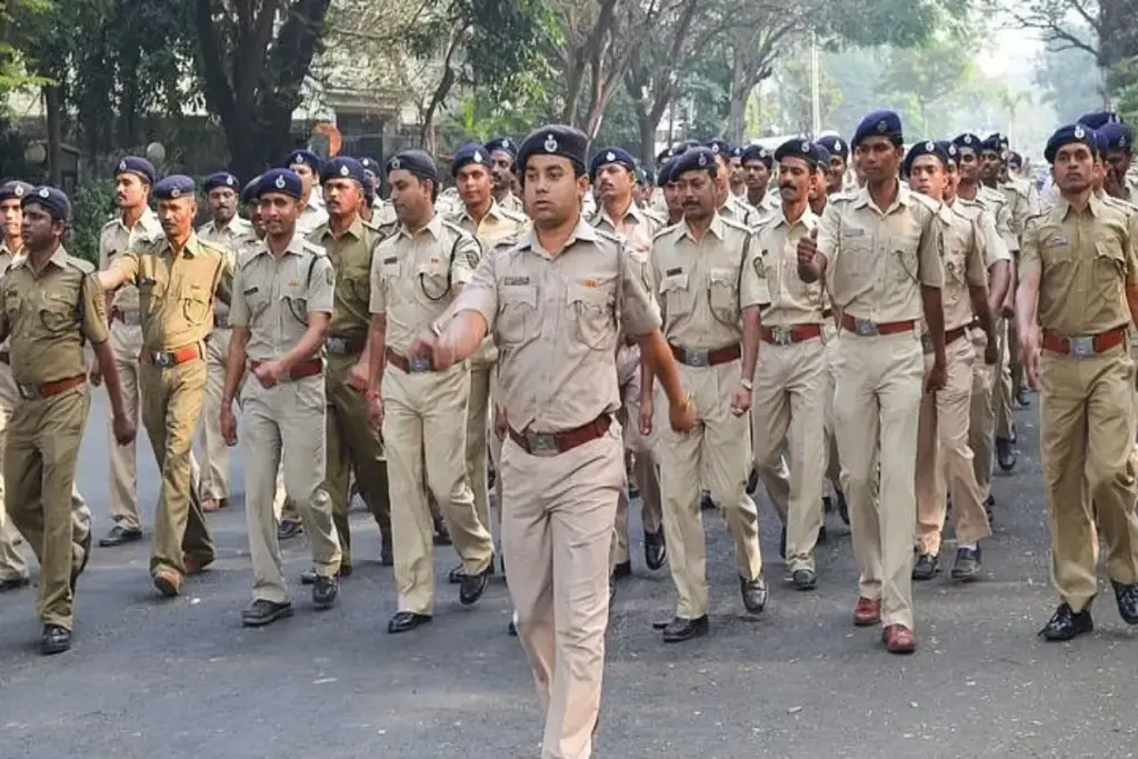 Bihar Police Bharti: सिपाही भर्ती परीक्षा में धांधली करने की फिराक में था गिरोह, लेकिन पुलिस ने कर दिया खेल, 14 आरोपी पहुंच गए जेल - भारत एक्सप्रेस