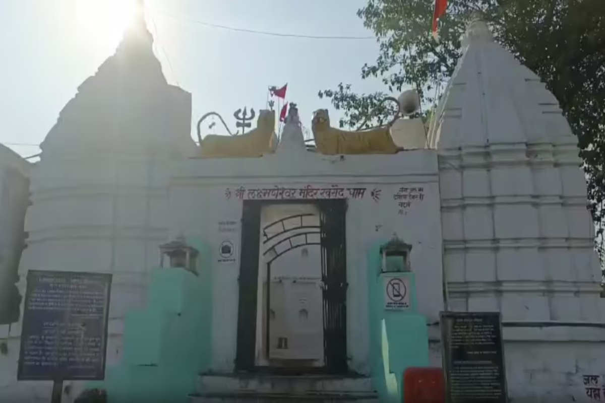 मंदिर की दीवारों पर लगे शिलालेखों से पता चलता है कि यह मंदिर काफी प्राचीन है. एक शिलालेख के अनुसार आठवीं शताब्दी के इन्द्रबल और ईशानदेव जैसे शासकों का इसमें उल्लेख है. संस्कृत में लिखे गए दूसरे शिलालेख में रत्नपुर के चंद्रवंशी हैहय वंश के राजाओं का उल्लेख है, जिसमें खड्गदेव नामक राजा द्वारा मंदिर के जीर्णोद्धार का उल्लेख मिलता है.