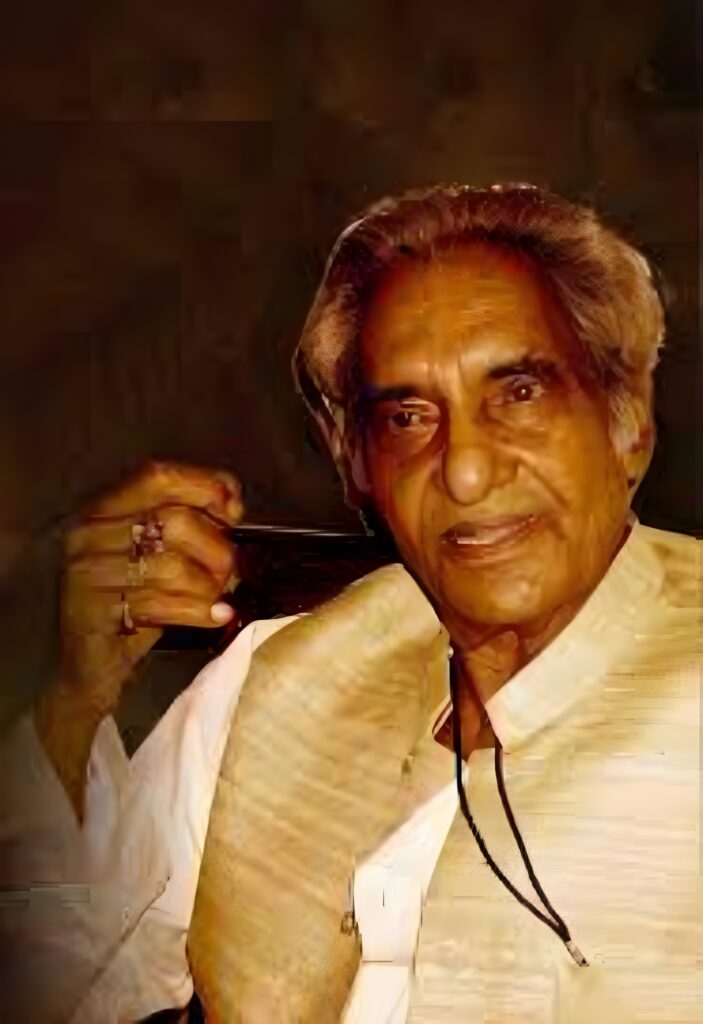 1970 की सबसे चर्चित फिल्म पहचान, इस फिल्म का एक गाना बस यही अपराध मैं हर बार करता हूँ. प्यार में बार-बार की जाने वाली गलतियों को लेकर यह गीत हल्के-फुल्के लेकिन गहरे भावों से भरा है. इसे 1971 में फिल्मफेयर नामांकन भी मिला था.