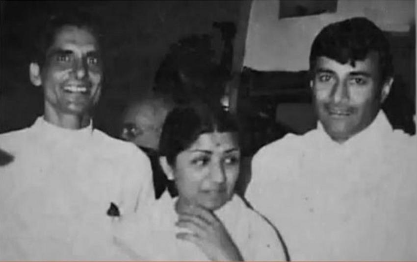 साल 1970 में आई फिल्म प्रेम पुजारी, जिसका एक फेमस गाना था शोखियों में घोला जाए.एस.डी. बर्मन की धुन पर लता मंगेशकर की आवाज़ और नीरज की मोहक कविताई का संगम है यह गीत। इसमें प्यार की मासूमियत और उसकी नशा देने वाली मिठास को दर्शाया गया है.