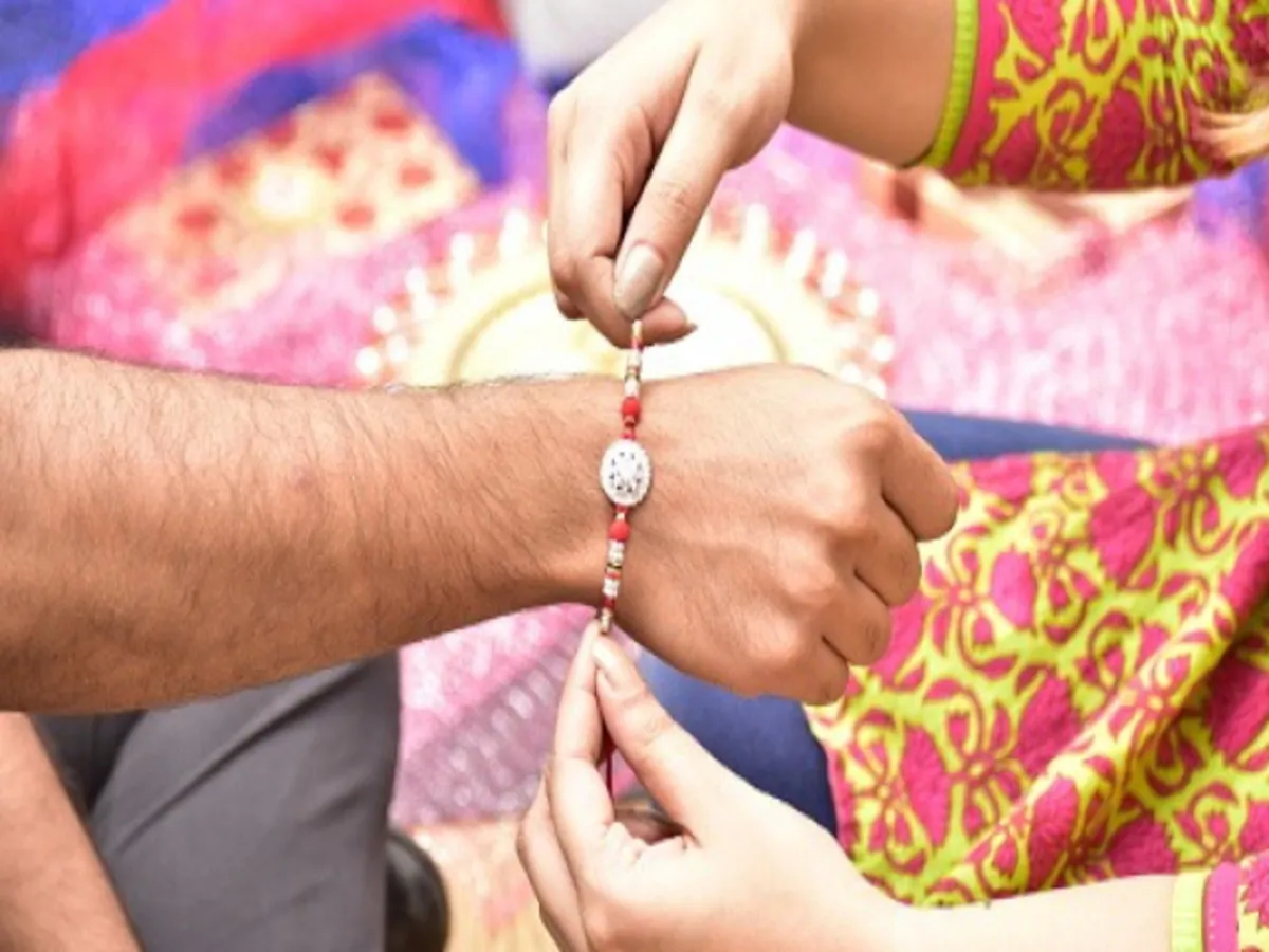 Pakistan Rafeek Raksha Raksha Bandhan 2025: क्या Pakistan में भी मनाया जाता है रक्षाबंधन
