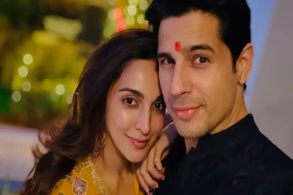 Sidharth Malhotra Visits Siddhivinayak Temple