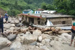 उत्तराखंड के धराली गांव में मंगलवार को बादल फटने की एक बड़ी घटना सामने आई है