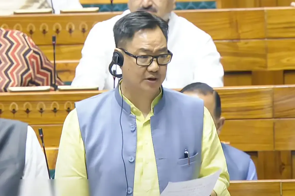 Kiren Rijiju: बिना नाम लिए ये किस पर निशाना साध गए किरेन रिजिजू? बोले- एक आदमी की नासमझी और…