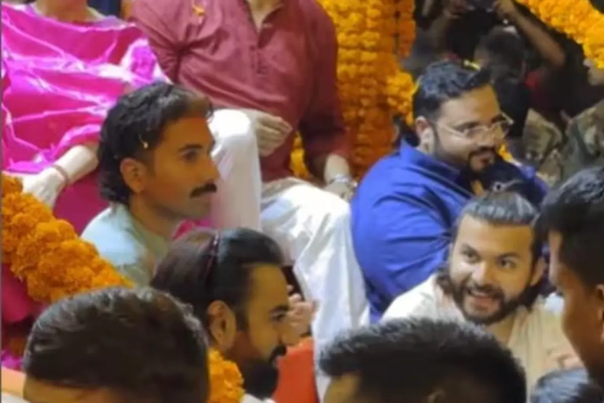 ओरी और शिखर पहाड़िया भी दिखे साथनिता अंबानी के साथ ओरी और शिखर पहाड़िया भी नजर आए.