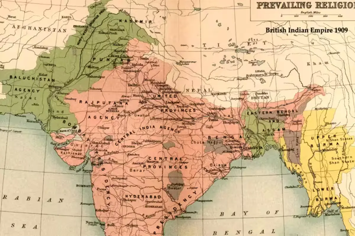 भारत विभाजन के बाद भारत और पाकिस्तान के बीच सीमा बनाई गई जिसकी सीमा भारत के 3 राज्य और 2 केंद्र शासित प्रदेश (जम्मू कश्मीर और लद्दाख) से मिलकर बनी थी.