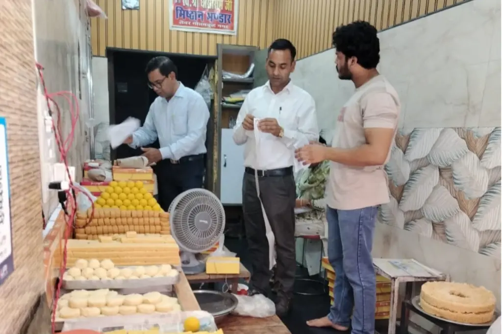 NOIDA RAID ON FAKE SWEETS
