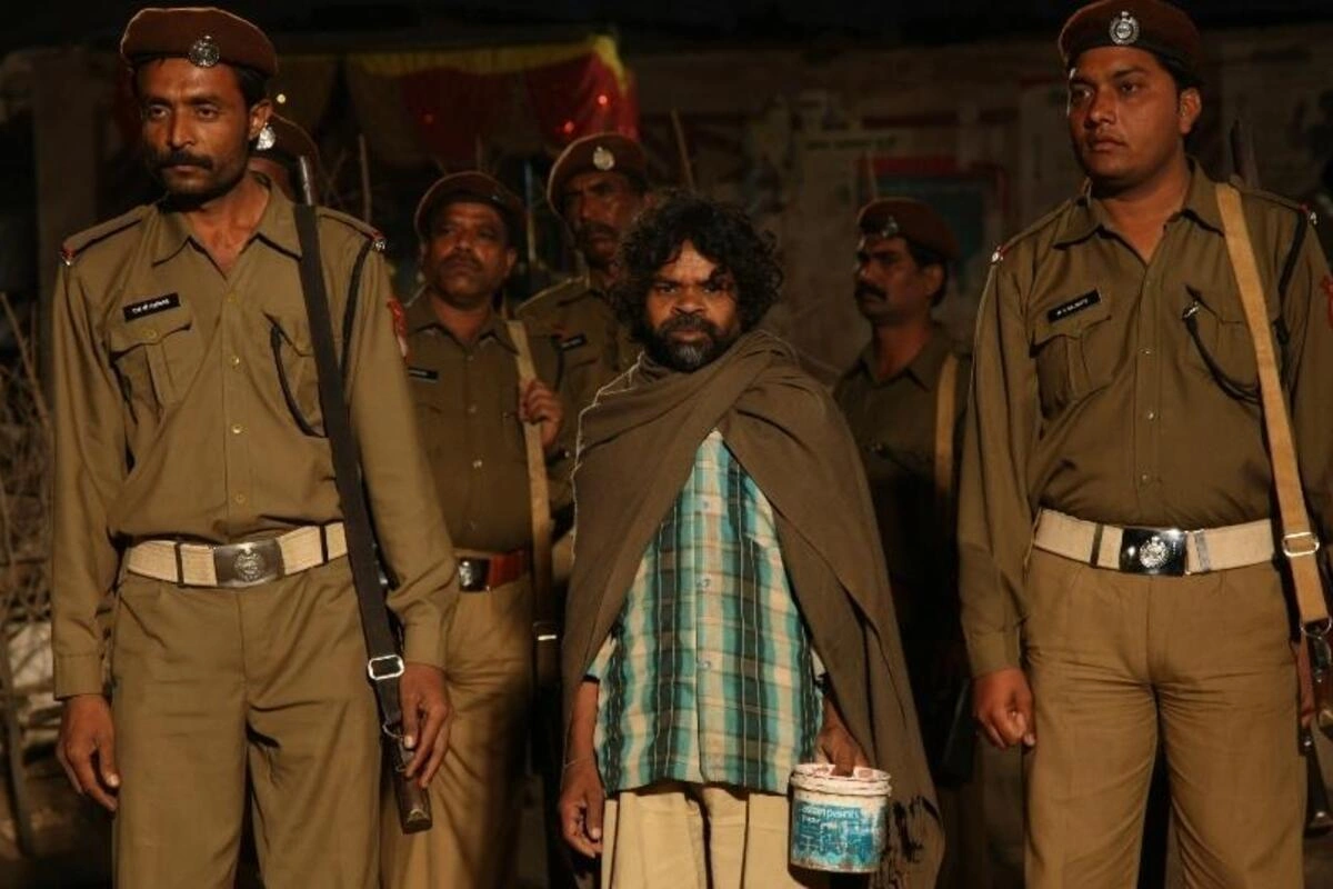यह फिल्म भारतीय सिनेमा का अनोखा और व्यंगिक फिल्म है, जो गांव के किसानों की आत्महत्या एवं वहां के मीडिया-पॉलिटिक्स के विषय को उजागर करता है.