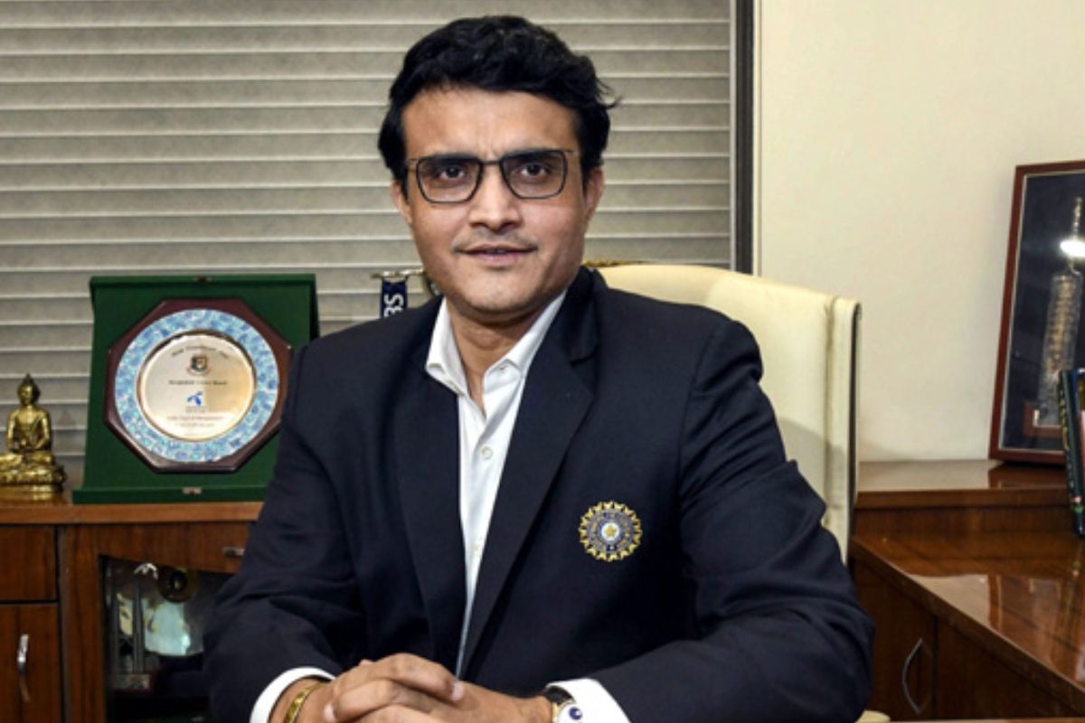 टीम इंडिया को जीत की मानसिकता देने वाले पूर्व कप्तान और पूर्व बीसीसीआई अध्यक्ष सौरव गांगुली ने मैदान के साथ-साथ ऑफ द फील्ड भी मजबूत मौजूदगी दर्ज कराई है. Pepsi और Tata जैसी कंपनियों के साथ एंडोर्समेंट और प्रशासनिक भूमिकाओं ने उनकी कमाई को नई ऊंचाइयों तक पहुंचाया है. उनकी कुल संपत्ति लगभग 667 करोड़ रुपये है.