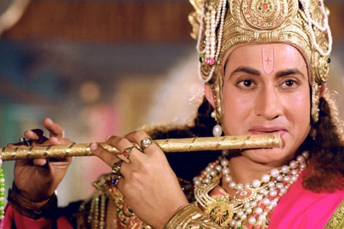 रामानंद सागर की श्री कृष्ण में कृष्ण बने सर्वदमन डी. बनर्जी अब आध्यात्म और योग की राह पर हैं. ऋषिकेश में उन्होंने योग-ध्यान शिविरों और धार्मिक अभियानों में हिस्सा लिया है. स्क्रीन से दूर रास-माधुरी के स्थान पर अब शांति और साधना उनके जीवन का माहौर बन चुका है. 