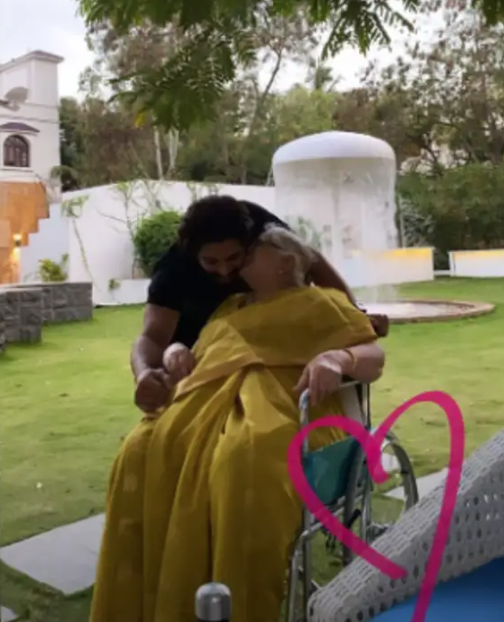 allu arjun with grandmother