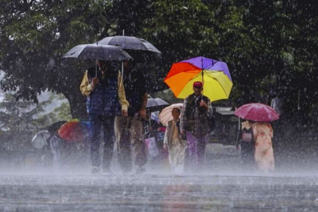 Weather Update: दिल्ली-NCR में झमाझम बारिश से मौसम सुहावना