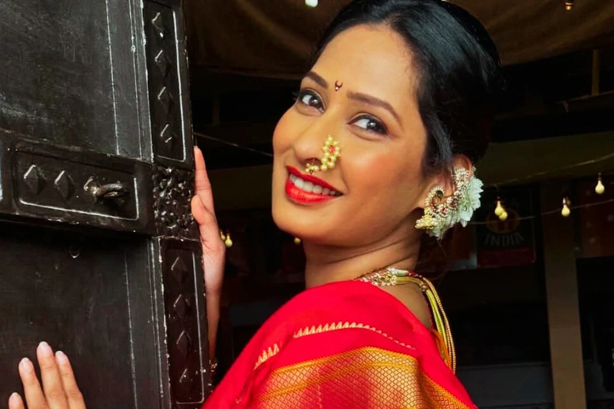 Priya Marathe का जन्म 23 अप्रैल 1987 को मुंबई में हुआ था और उन्होंने वहीं अपनी पढ़ाई पूरी की. कॉलेज के बाद उन्होंने एक्टिंग को अपना करियर बनाया. मुंबई की गलियों से चलते हुए कला की दुनिया में कदम रखने वाली यह बेटी बहुत जल्दी ही मेहनत और लगन से अपनी अलग पहचान बनाने लगी.