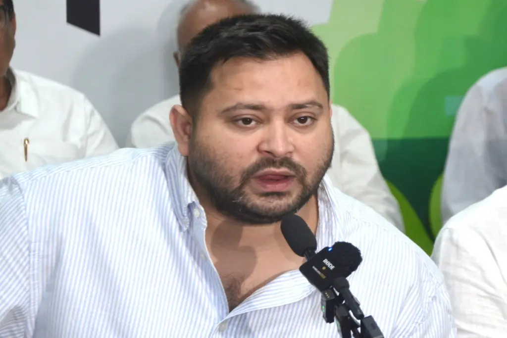 तेजस्वी यादव