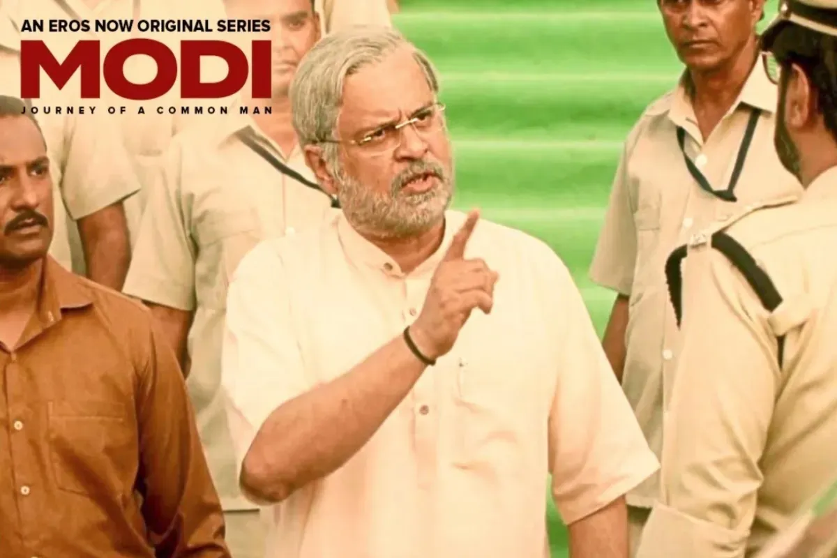Modi - Journey Of A Common Man: यह वेब सीरीज 2019 में रिलीज हुई थी. इसमें बताया गया है कि कैसे नरेंद्र मोदी ने सामान्य परिवार में जन्म लेकर राजनीति में अपनी पहचान बनाई. सीरीज में उनके बचपन से लेकर मुख्यमंत्री और फिर प्रधानमंत्री बनने तक का सफर विस्तार से दिखाया गया है. इसमें राजनीतिक चुनौतियां, विचारधारा और देश सेवा की भावना को बारीकी से समझाया गया है. इस सीरीज को जियो हॉटस्टार पर देखा जा सकता है. इसमें फैजल खान, आशीष शर्मा और महेश ठाकुर जैसे कलाकारों ने अहम भूमिकाएं निभाई हैं.