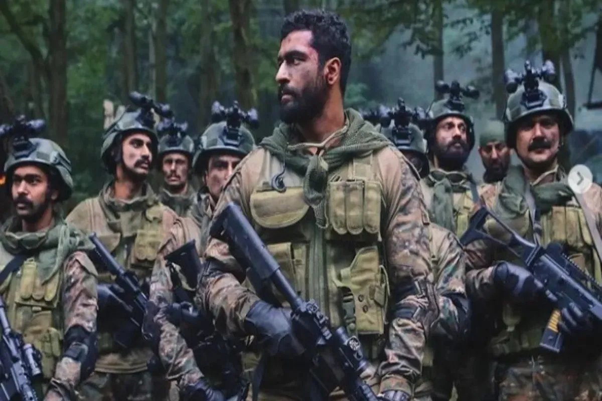 Uri- The Surgical Strike: यह फिल्म पूरी तरह नरेंद्र मोदी पर नहीं है, लेकिन इसमें उनके एक ऐतिहासिक फैसले सर्जिकल स्ट्राइक को दिखाया गया है. विक्की कौशल की मुख्य भूमिका वाली यह फिल्म 2019 में रिलीज हुई थी और बड़ी हिट साबित हुई. फिल्म में दिखाया गया है कि कैसे भारतीय सेना ने पाकिस्तान में घुसकर आतंकी ठिकानों पर हमला किया. इसमें नरेंद्र मोदी का किरदार रजित कपूर ने निभाया है, जो छोटे लेकिन असरदार रोल में नजर आते हैं. फिल्म देशभक्ति से भरपूर है. आप इसे जी5 पर देख सकते हैं.
