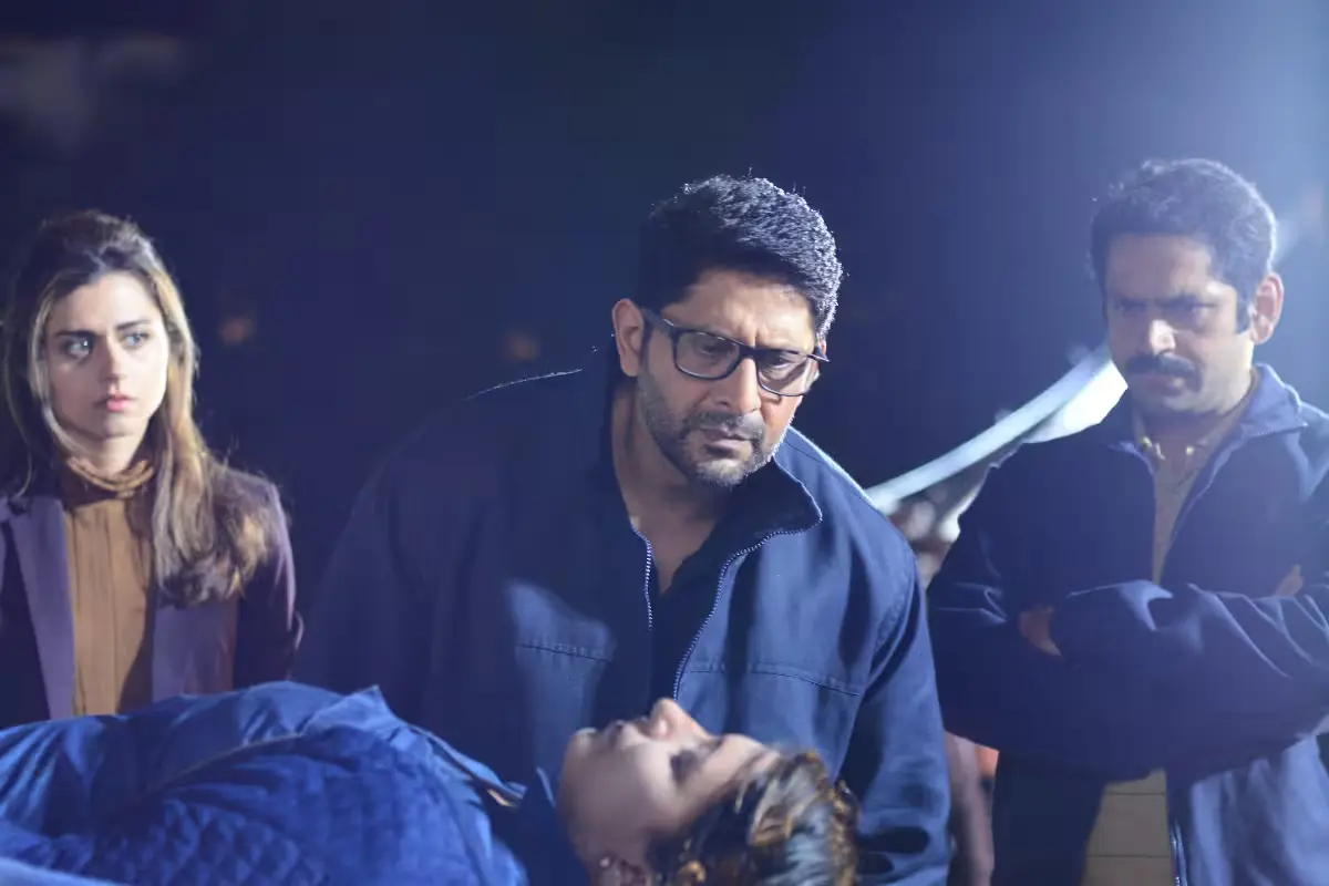 इस वेबसीरीज की कहानी सस्पेंस और रोमांच से भरपूर है, जो ओटीटी की मस्ट वॉच थ्रिलर वेबसीरीज मानी जाती है. इसका पहला सीजन 2020 में ओटीटी पर रीलीज हुआ, जिससे अरशद वारसी ने वेबसीरीज कंटेंट में डेब्यू किया था.