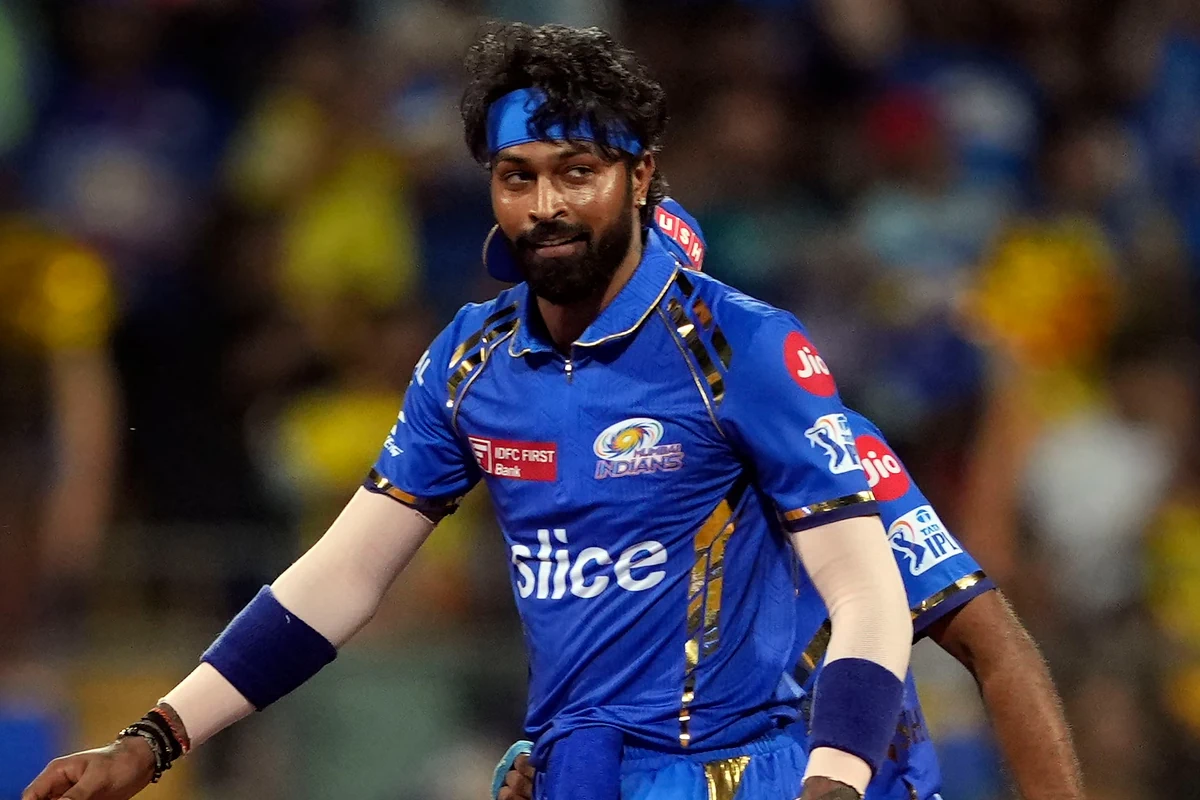 हार्दिक पंड्या ने अब तक 11 टेस्ट, 94 ODI और 120 T20 इंटरनेशनल मैच खेले हैं. टेस्ट में 532 रन और 17 विकेट, ओडीआई में 1904 रन और 91 विकेट, और T20 में 1860 रन और 98 विकेट उनके नाम हैं. उनके प्रदर्शन ने उन्हें टीम इंडिया का अनमोल खिलाड़ी बना दिया है. 