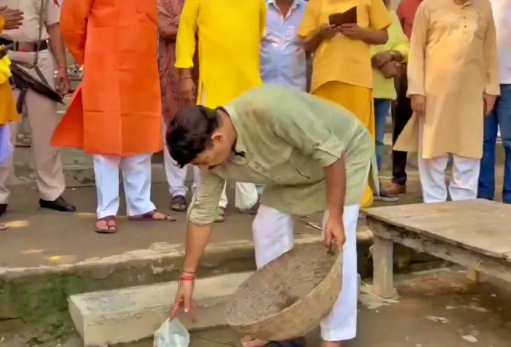 Manoj Tiwari Wazirabad Chhat Ghat
